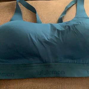 Lululemon sport bra